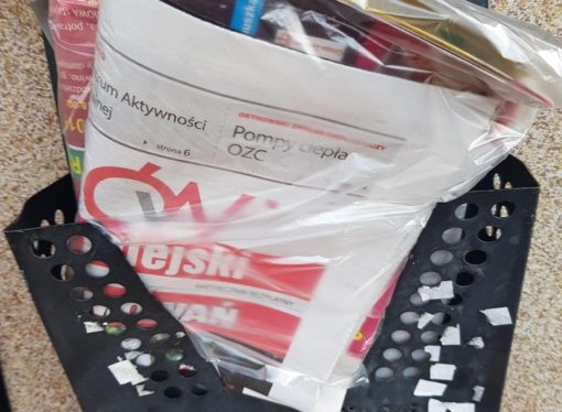 Pół tony plastiku raz w miesiącu spuszcza na Ostrów towarzystwo Beaty Klimek
